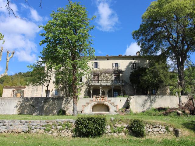 Maison 28 pièces 1 000 m²