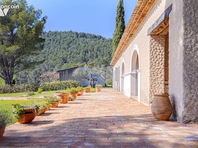 Maison 298 m² PUGET VILLE