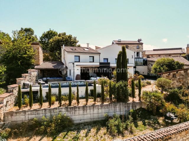 Maison 395 m²