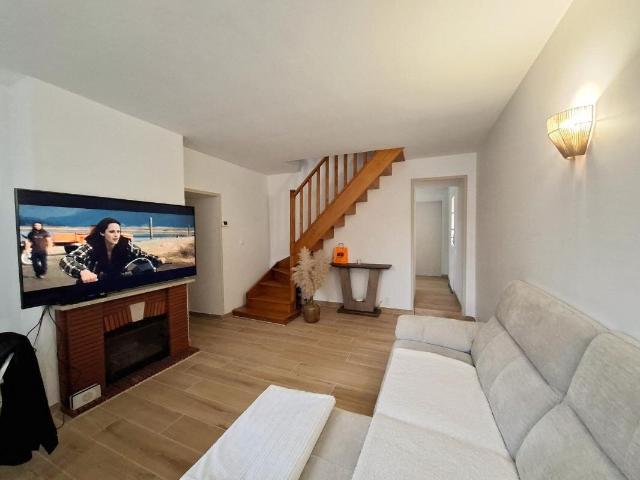 MAISON 2 CHAMBRES A VENDRE A TROSLY BREUIL 60350, 77 m² et 248