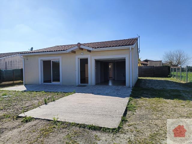 MAISON 2 CHAMBRES JARDN ET GARAGE