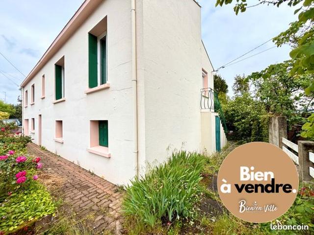 Maison 2 en 1 de 160m2 Double entrée Jardin arboré Tram ligne 3 à pied