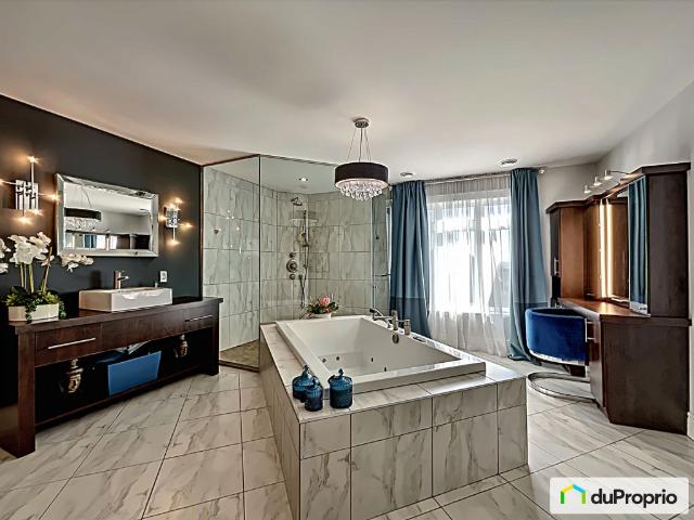 Maison 2 étages à vendre Lebourgneuf 4 chambres 2 salles de bain #1086