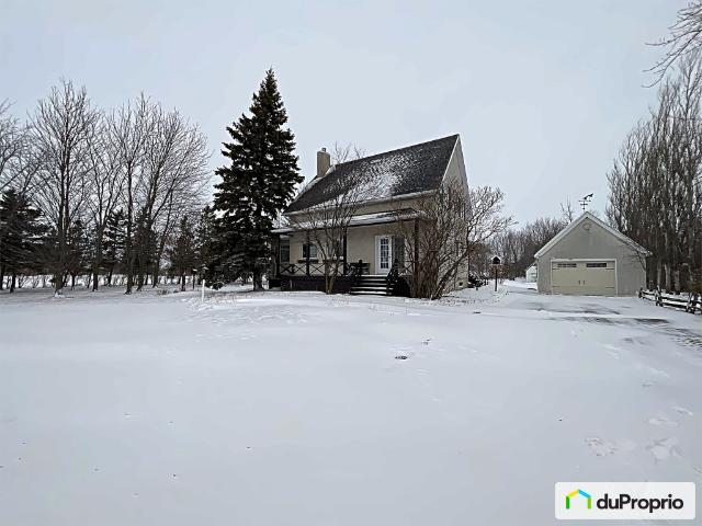 Maison 2 étages à vendre St Jean sur Richelieu L'Acadie 4 chambres #1092