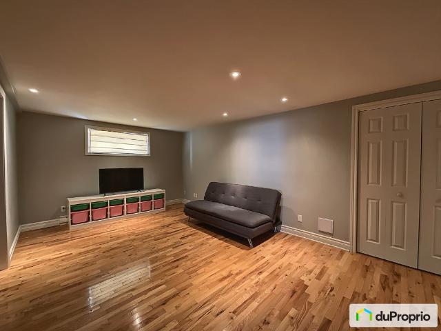 Maison 2 étages à vendre Repentigny. 4 chambres #1100