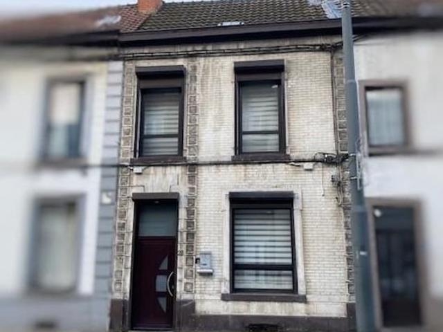 Maison 2 façades, 2 chambres, cour et garage