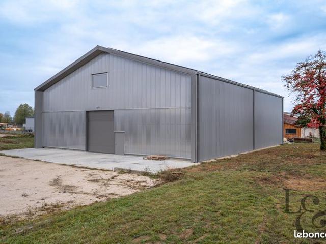Maison 2 pièces 1039 m²