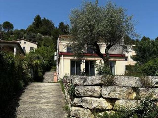 Maison 2 pièces 210 m²