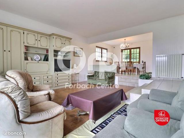 Maison 5 pièces 222 m²