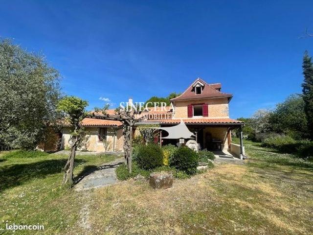 Maison 2 pièces 235 m²