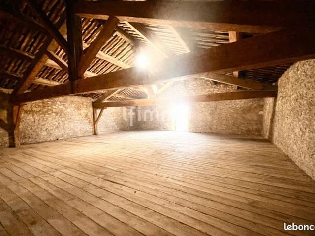 Maison 2 pièces 240 m²