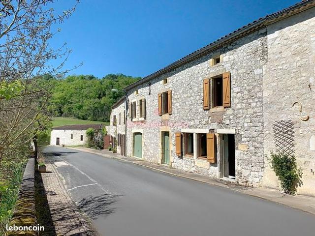 Maison 2 pièces 240 m²