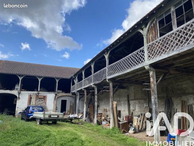 Maison 2 pièces 306 m²