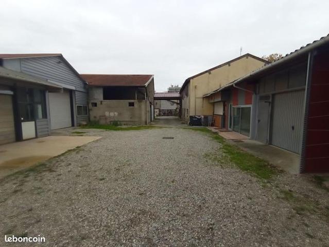 Maison 2 pièces 400 m²