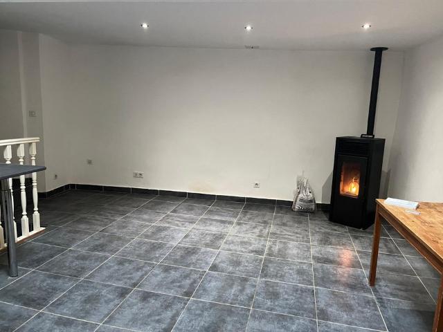 Maison 2 pièces, 50 m² à louer à Aouste sur Sye 26400