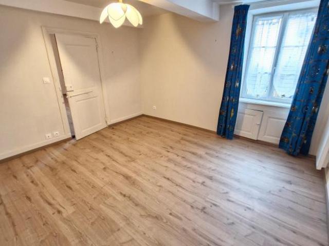 Maison 2 pièces, 50 m² à louer à Rontalon 69510
