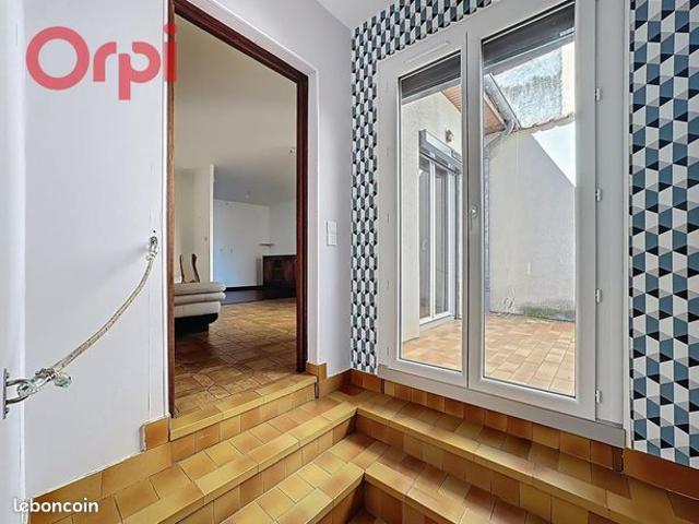 Maison 2 pièces 64 m²