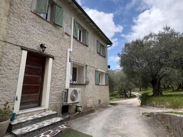 Maison 2 pièces, 77 m² à louer à Coaraze 06390