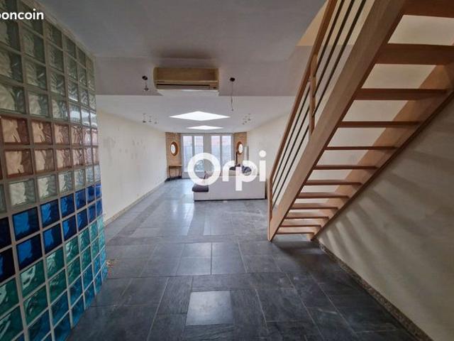 Maison 2 pièces 83 m²