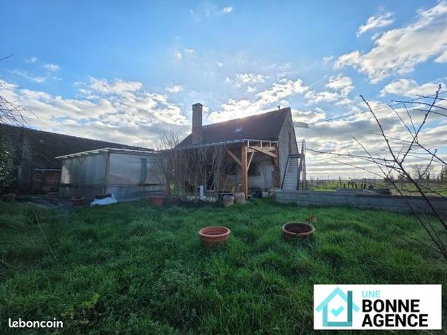 Maison 2 pièces Terrain 1795m² Dépendances Fort potentiel