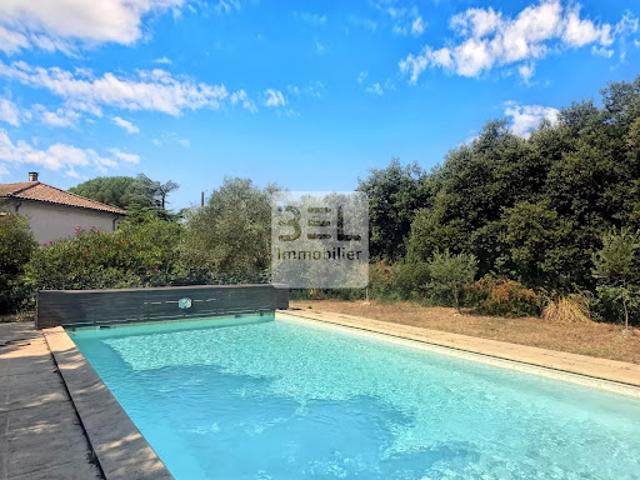 Maison avec piscine et jardin