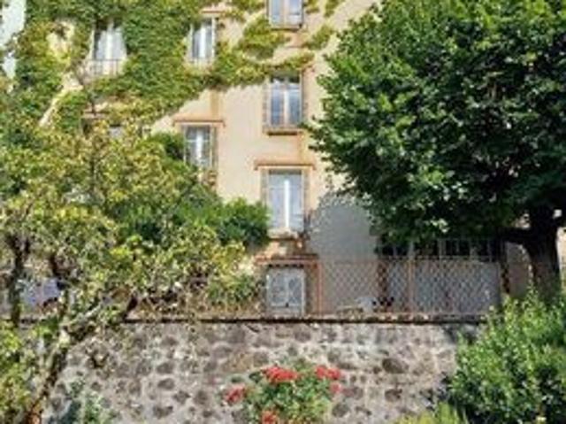 Maison 308 m² Vic sur Cère