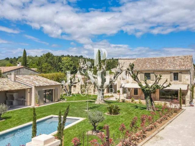 Maison 300 m2 Paradou