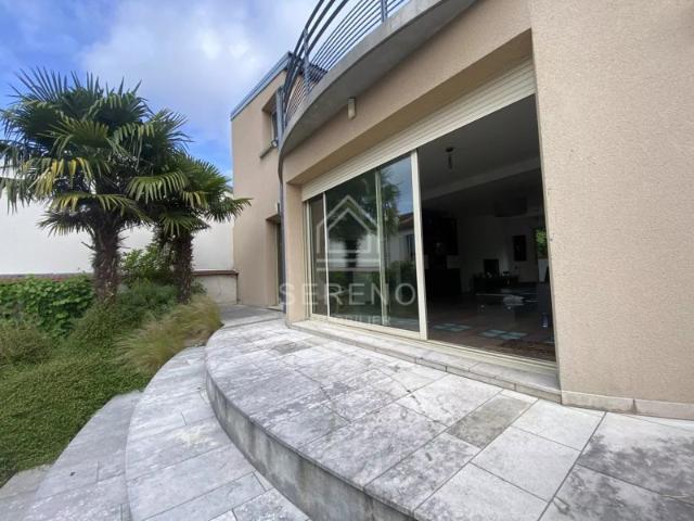 Maison 300 m2 7 pièces
