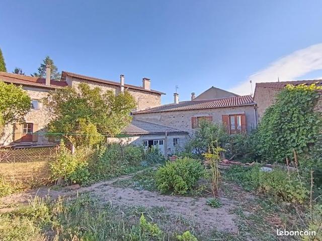 Maison 300 m² | 10 chambres | Saint Pal de Chalencon