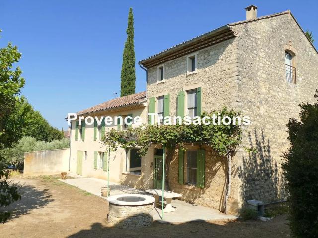 Maison 300 m²