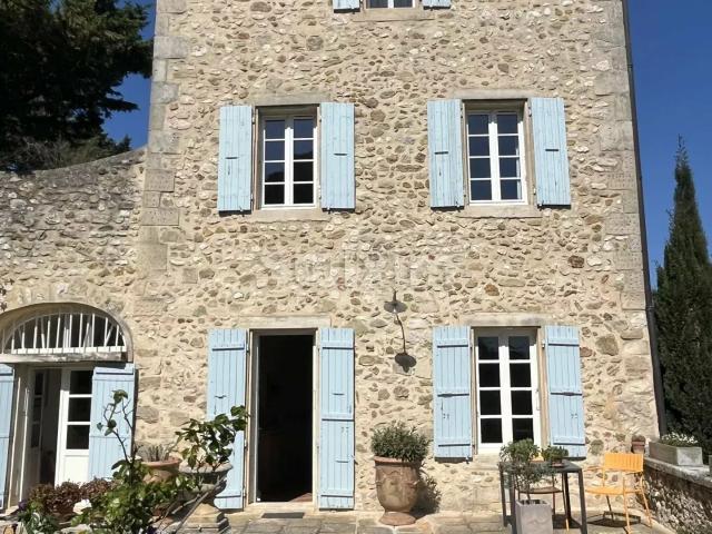 Maison 300 m²