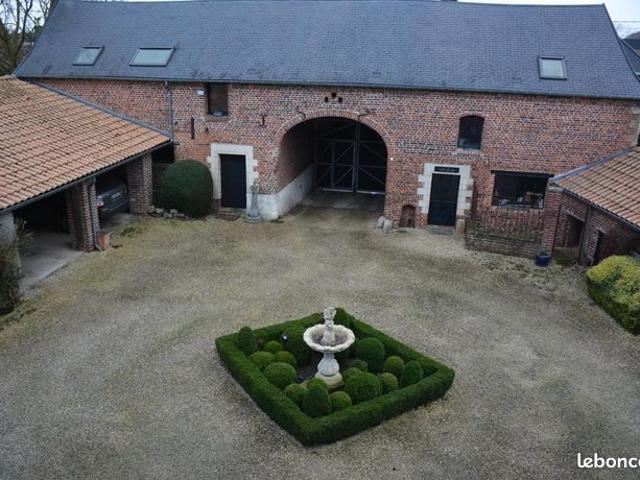 Maison 300 m² Estreux