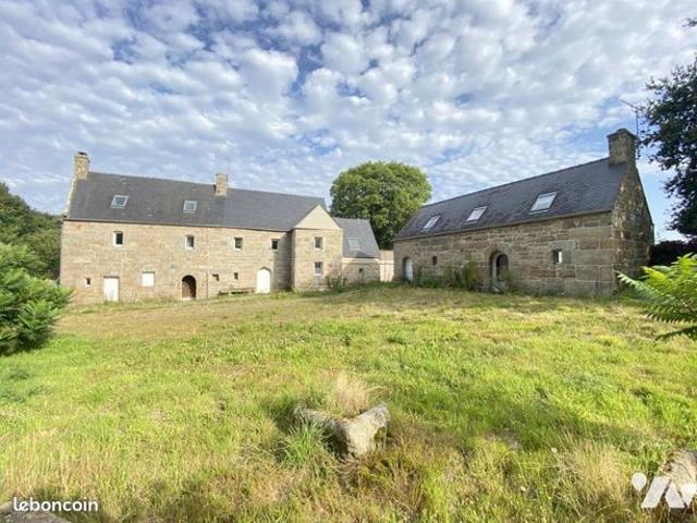 Maison 300 m² PLOUBEZRE