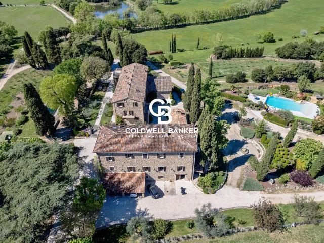 Maison 30 pièces 1 345 m²