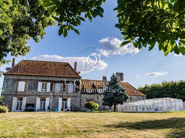 Maison 30 pièces 1 700 m²
