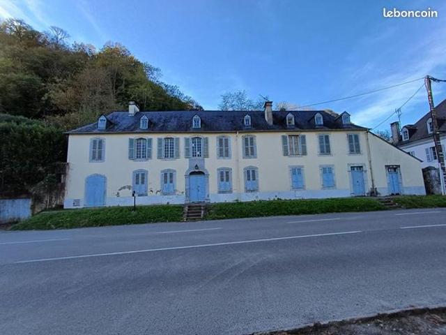 Maison 30 pièces 383 m²