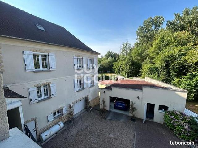 Maison 30 pièces 320 m²