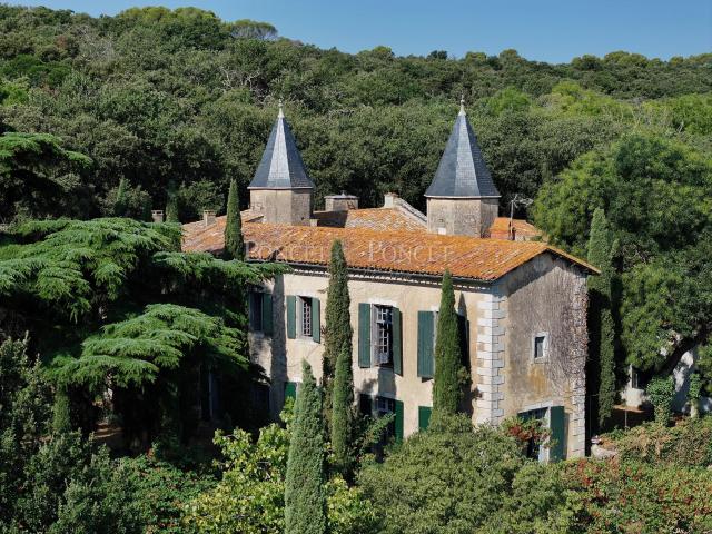 Maison 30 pièces 600 m²