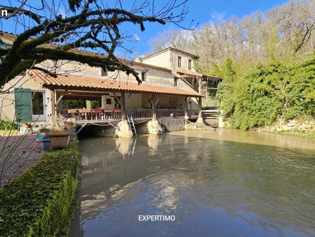 Maison 30 pièces 750 m²