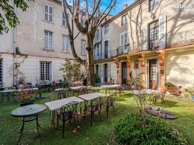 Maison 30 pièces 765 m²