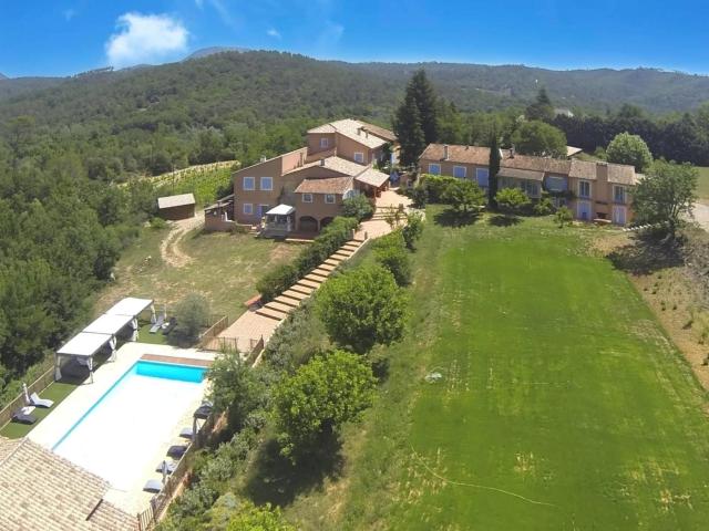 Maison 30 pièces 879 m²