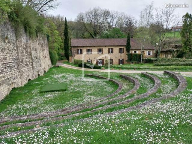Maison 30 pièces 800 m²