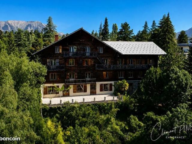 Maison 30 pièces 828 m²