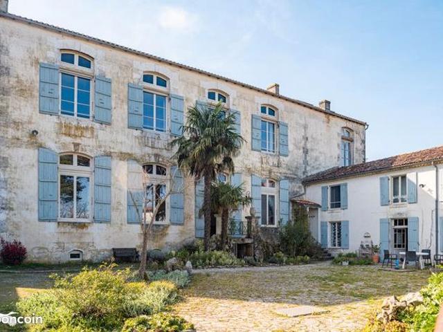 Maison 31 pièces 1 075 m²