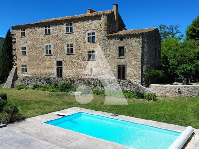 Maison 31 pièces 1 200 m²