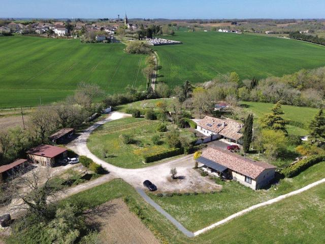 Maison 335 m2 Bourg de Visa