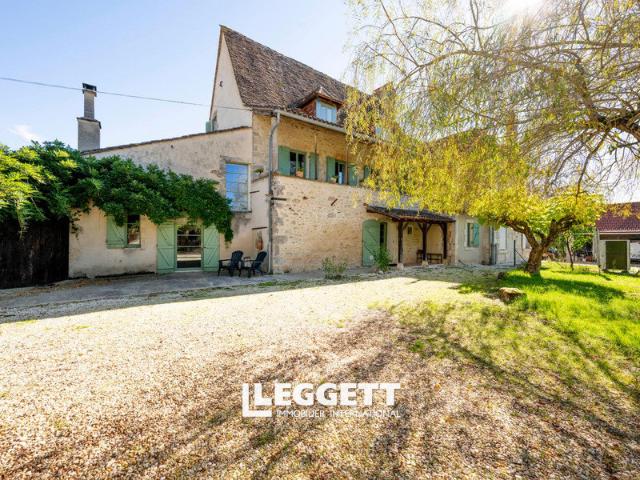 Maison 335 m²