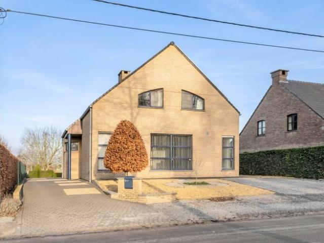 Maison 340 m² 3 Ch à vendre à Hoeselt