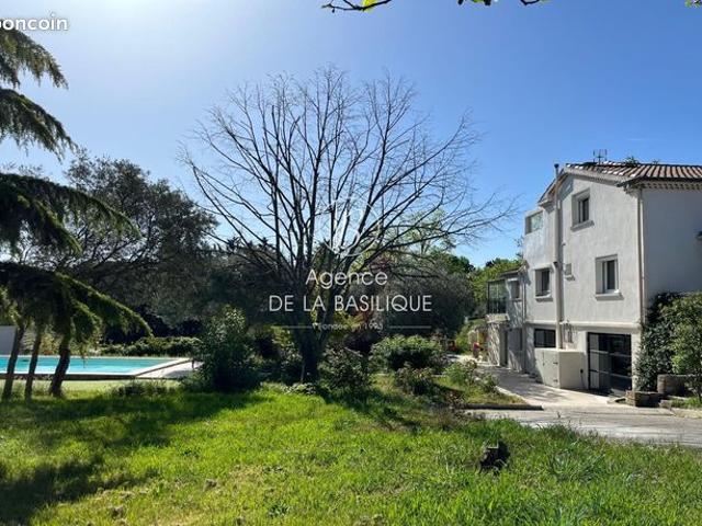 Maison 355 m² Mimet