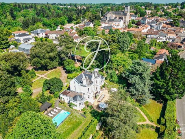 Maison 357 m2 Le Cellier
